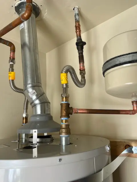 Water heater installation and plumbing repair in Marble Cliff Crossing